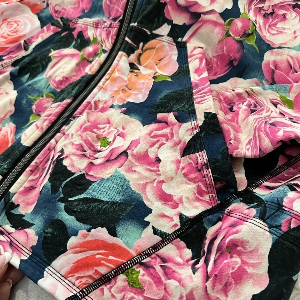 Lululemon Scuba Hoodie II Oversized Floral Rose Print Full Zip Size 6 ⭐️Rare⭐️